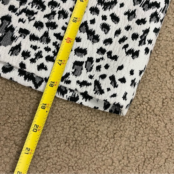 LOFT Black and White Patterned Pencil Skirt - Picture 4 of 6